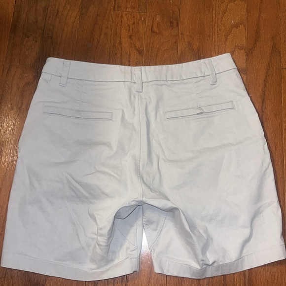 Men’s khaki Lulu shorts - Picture 2 of 4